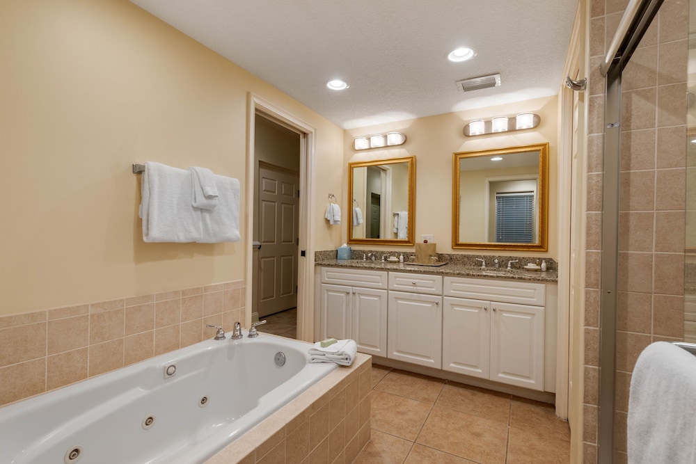 Deluxe Villa, 2 Queen Beds, Ocean View - Photo 12