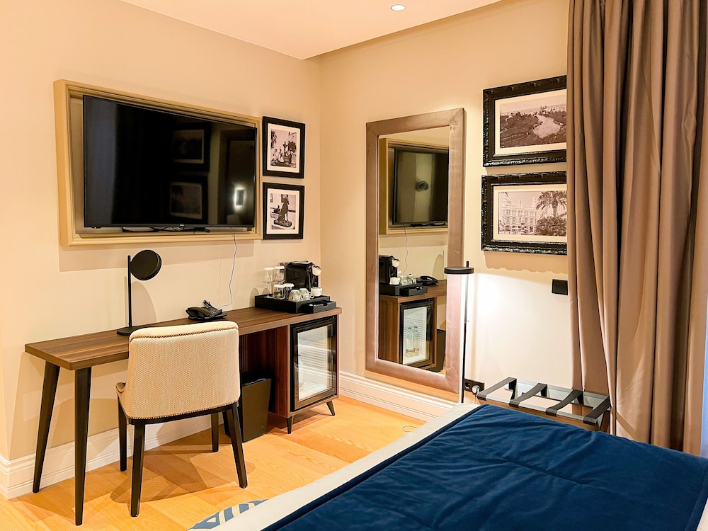 Economy Room