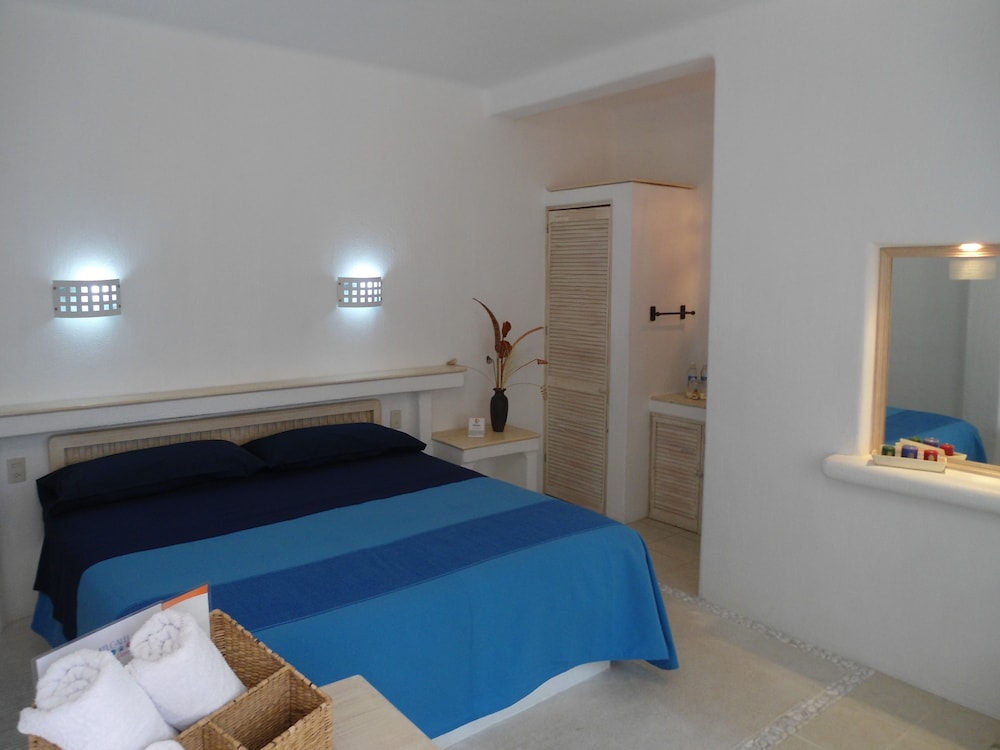 Standard Room, 1 King Bed photo 2