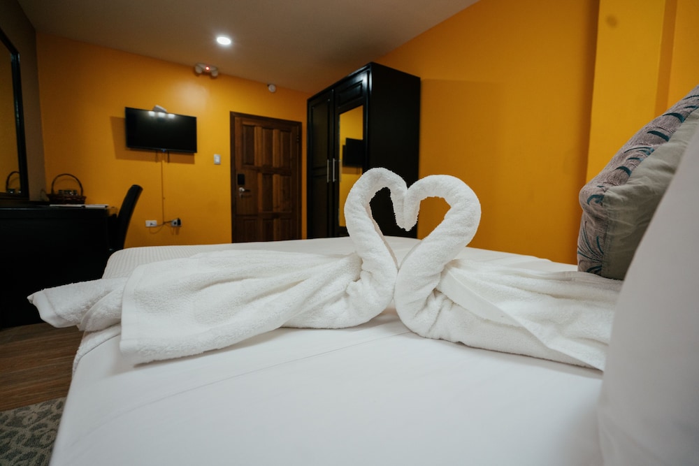 Deluxe Suite, 1 King Bed photo 3