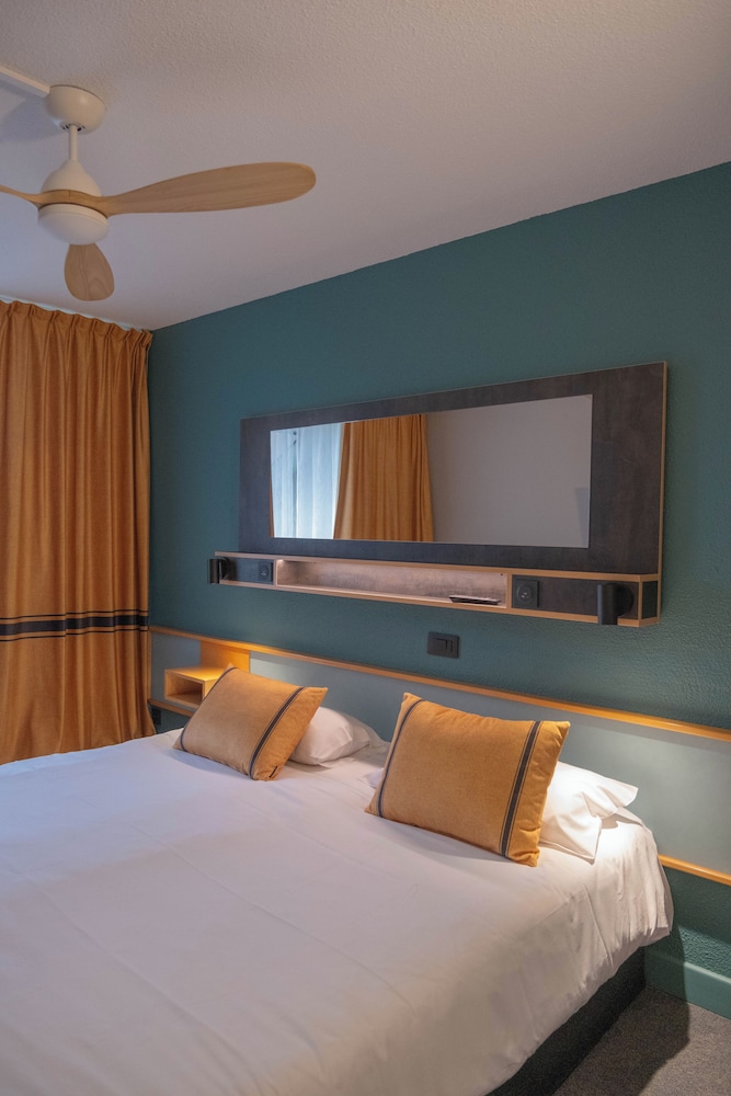 Standard Double or Twin Room photo 2