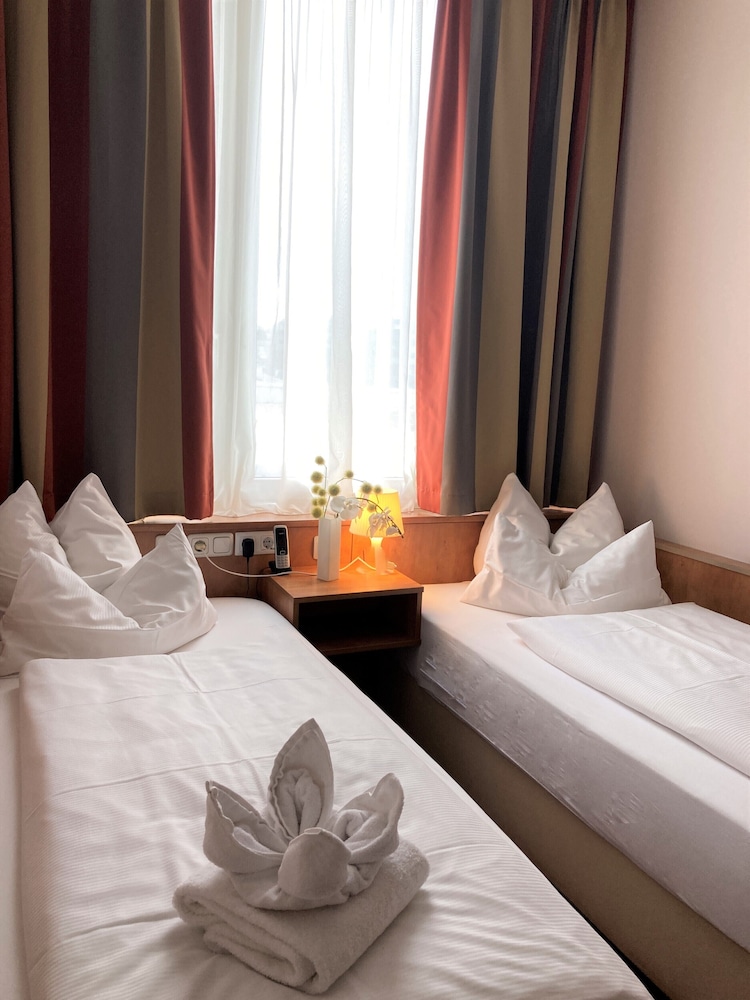 Comfort Twin Room - Photo 2