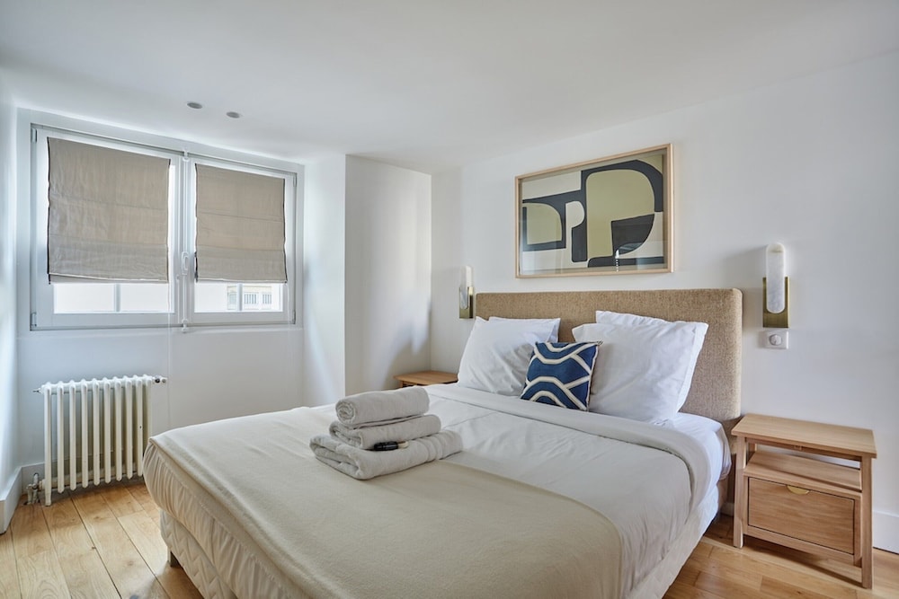 Apartment photo 2