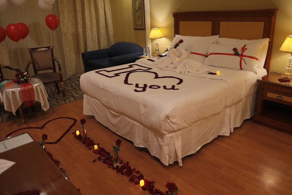 Standard Room, 1 King Bed with Sofa bed - Photo 3