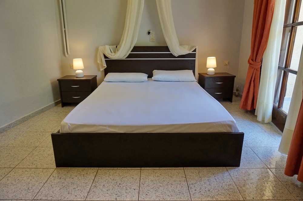 Economy Double Room, Garden View