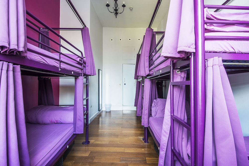 6-Bed Private Room Ensuite - Photo 1