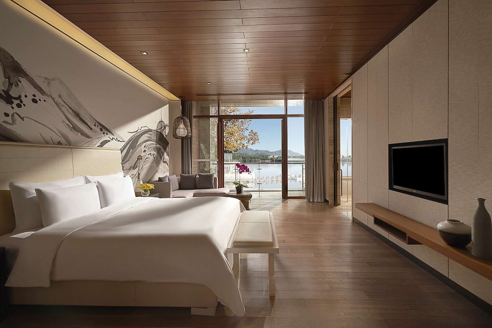 Standard Room, Lake View