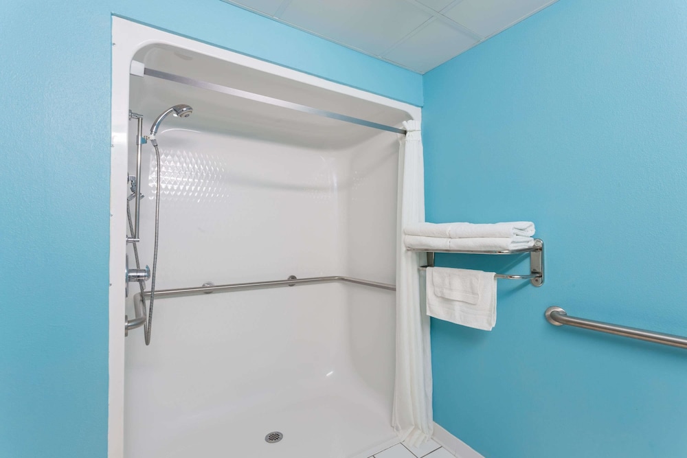 Room, Accessible - Photo 3