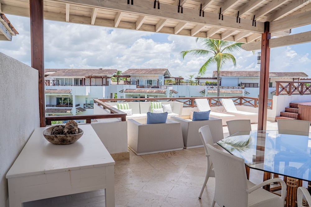 Exclusive Apartment, 3 Bedrooms, Terrace - Photo 11