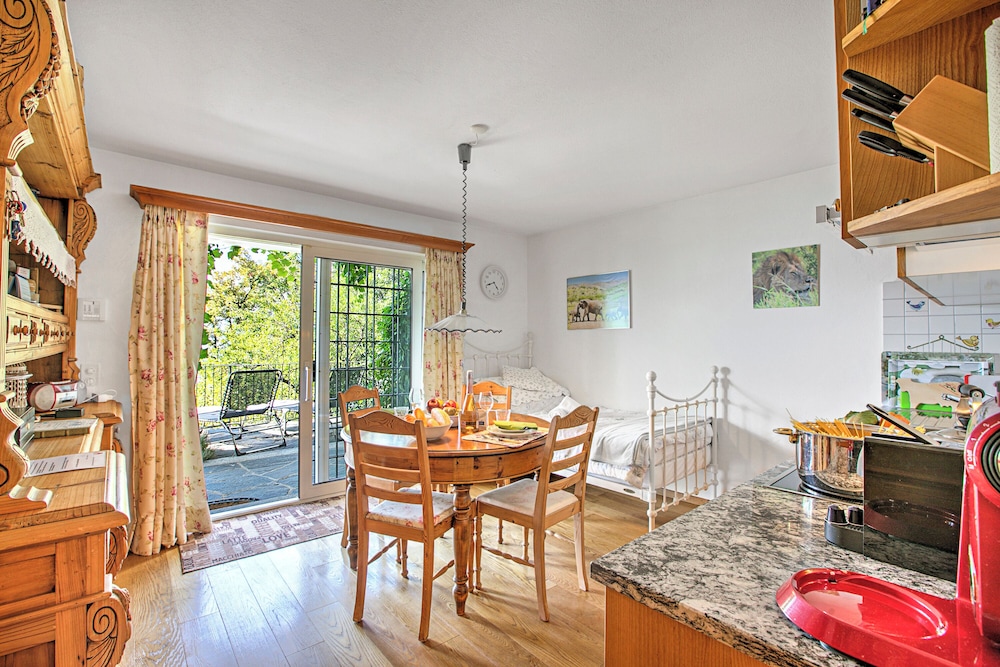 Honeymoon Apartment, Multiple Bedrooms, Mountainside (Honeymoon Love Retreat 2)