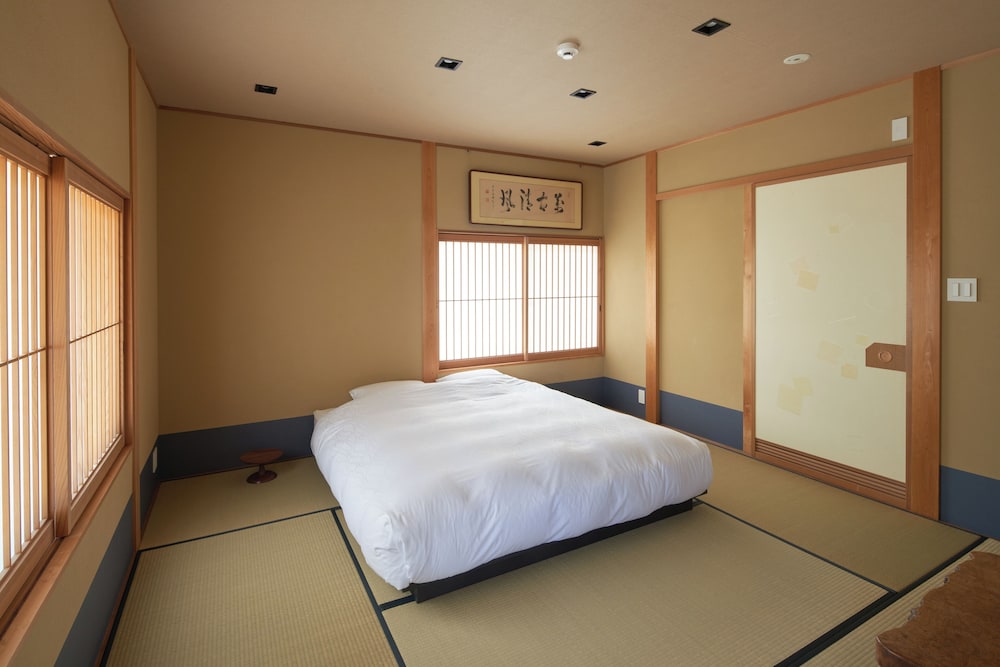 Standard Double Room, Non Smoking (215)