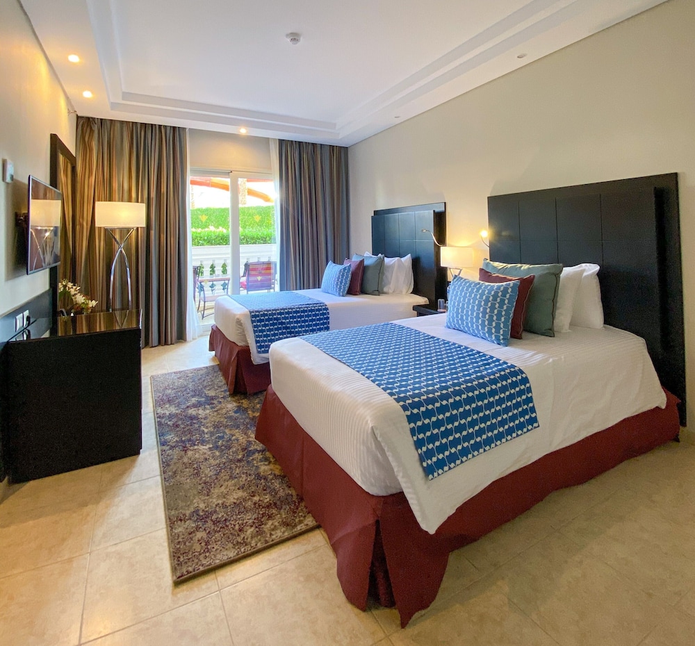 Family Room, 2 Double Beds photo 1