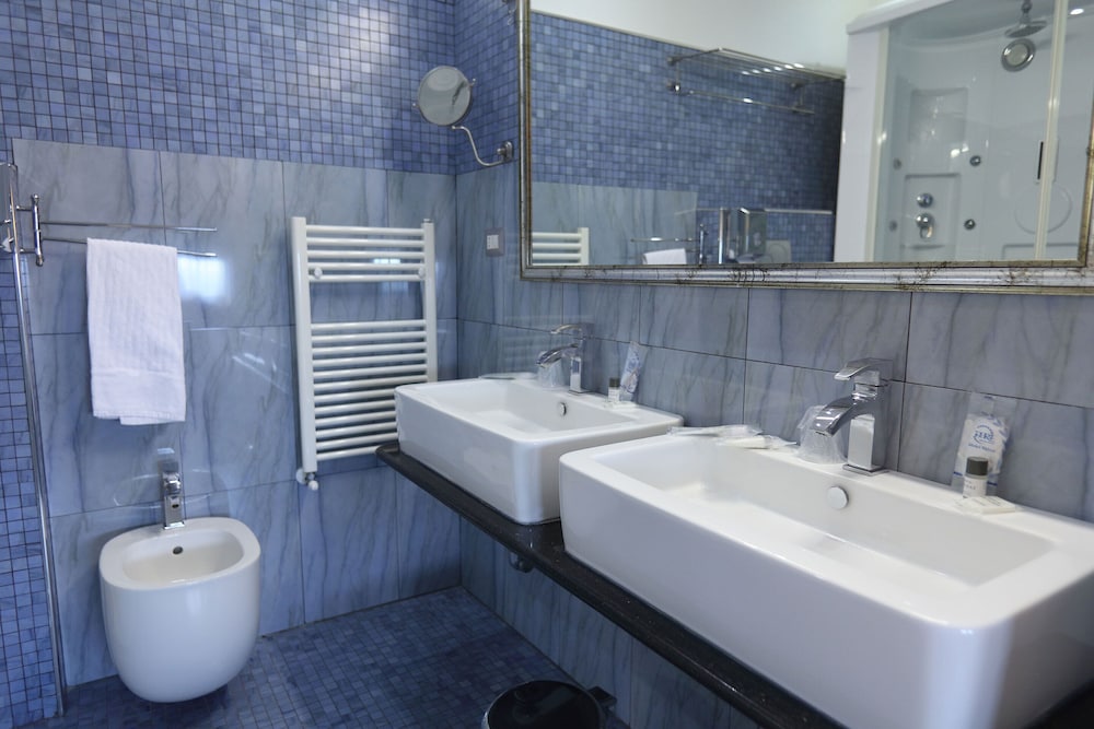 Superior Triple Room - Photo 8