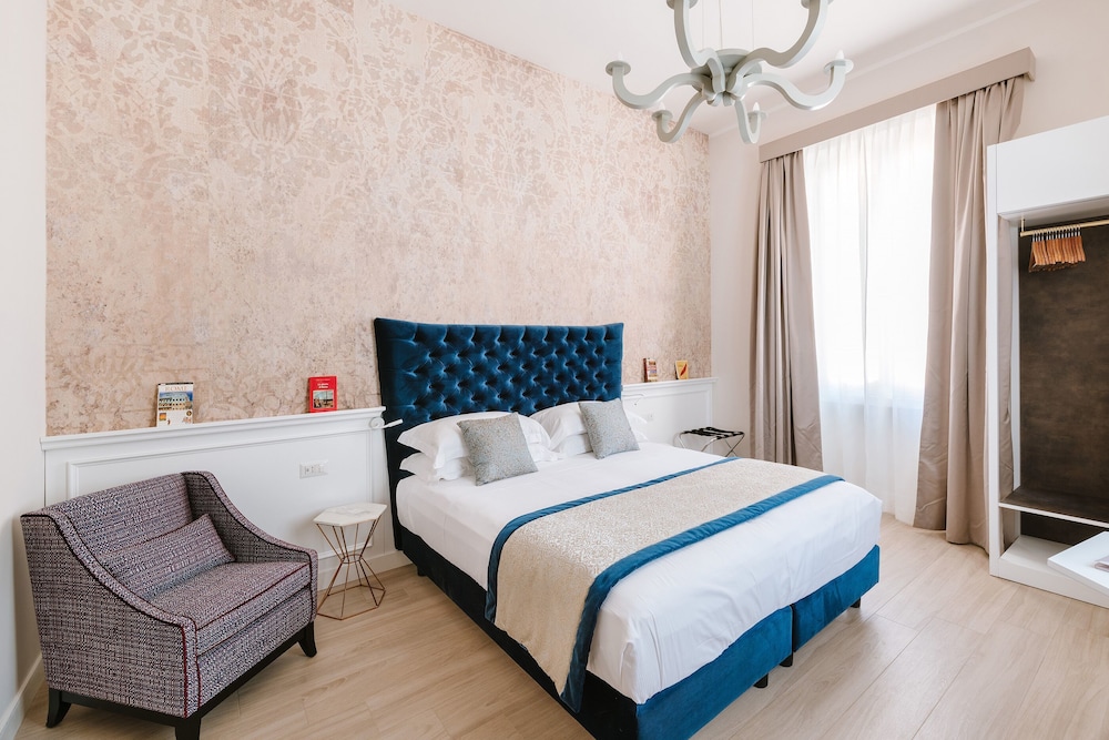 Deluxe Suite photo 2