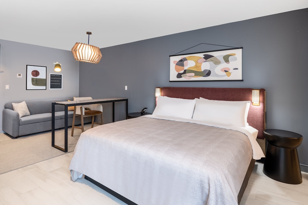 Suite, 1 Bedroom, Balcony (Oversized) photo 3