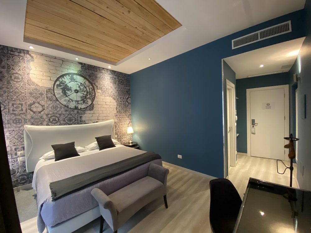 Deluxe Double or Twin Room - Photo 4