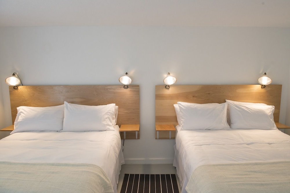 Standard Room, 2 Queen Beds, Non Smoking (The Double Queen) photo 2