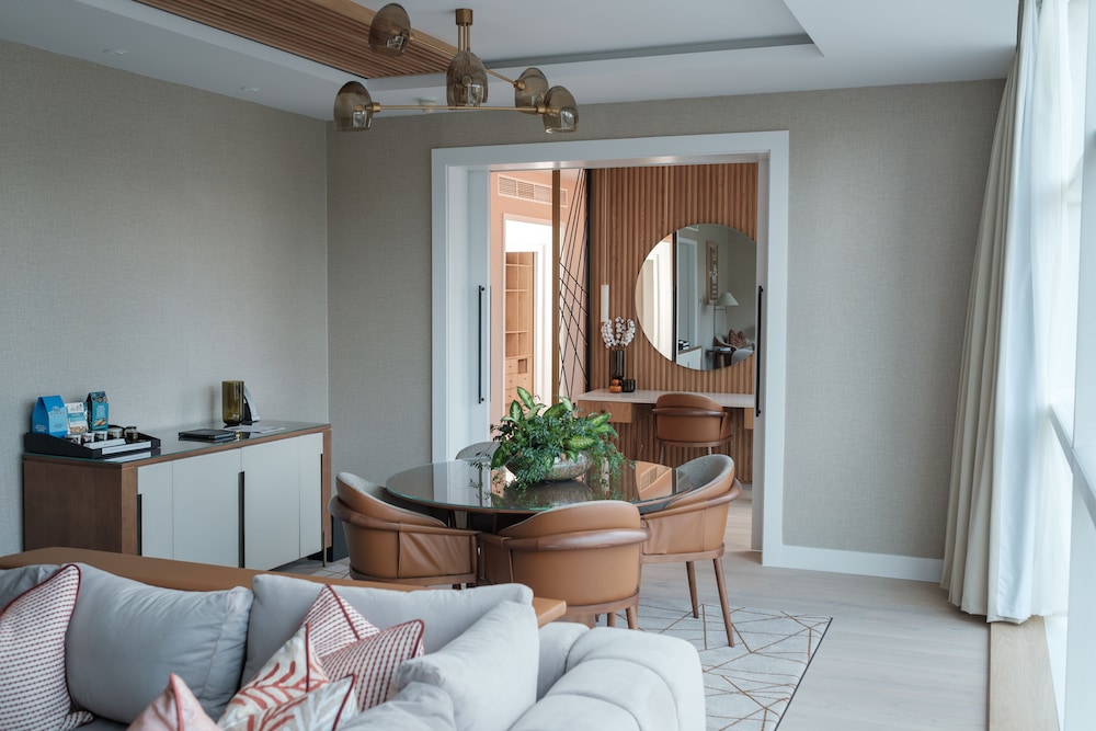 Suite, 1 King Bed (Riverside) - Photo 2