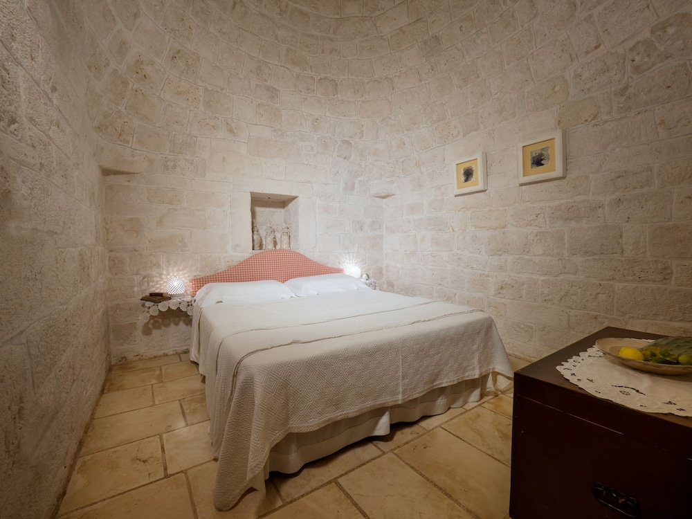 Trullo Pietra Suite photo 1