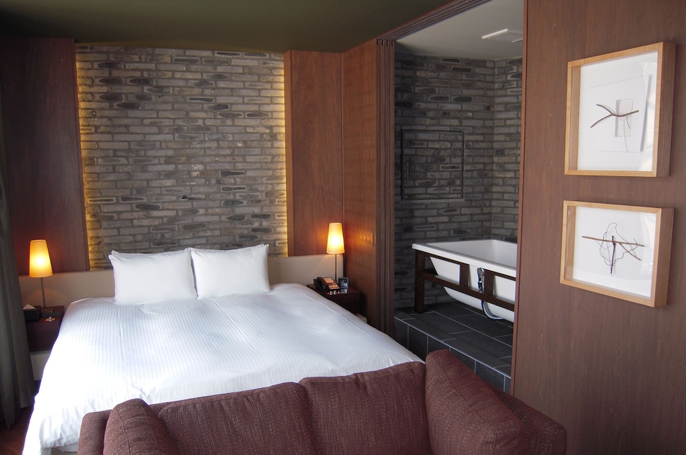Suite (.) photo 3