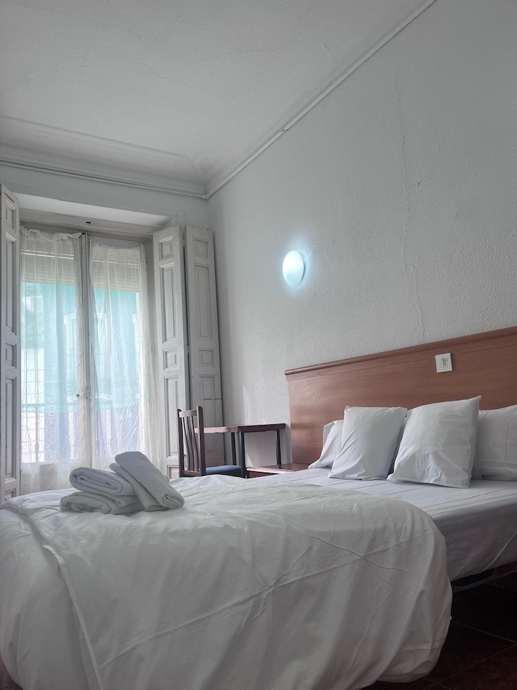 Habitación Doble Económica, Baño Compartido