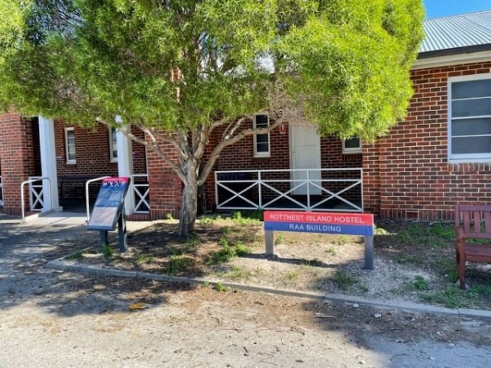 Shared Dormitory, Mixed Dorm (Adult Only) photo 2