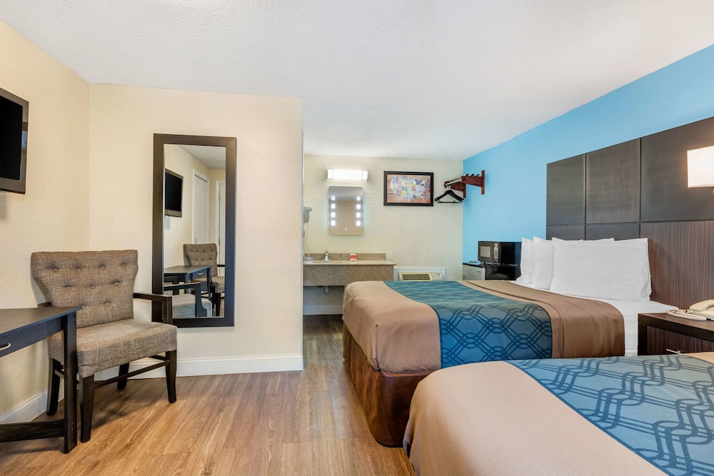 Standard Double Room, 2 Double Beds, Non Smoking - Photo 2