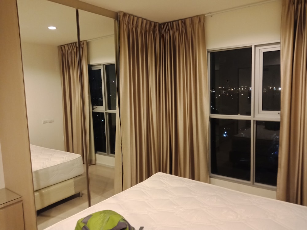 One Bedroom Condo with Balcony photo 2