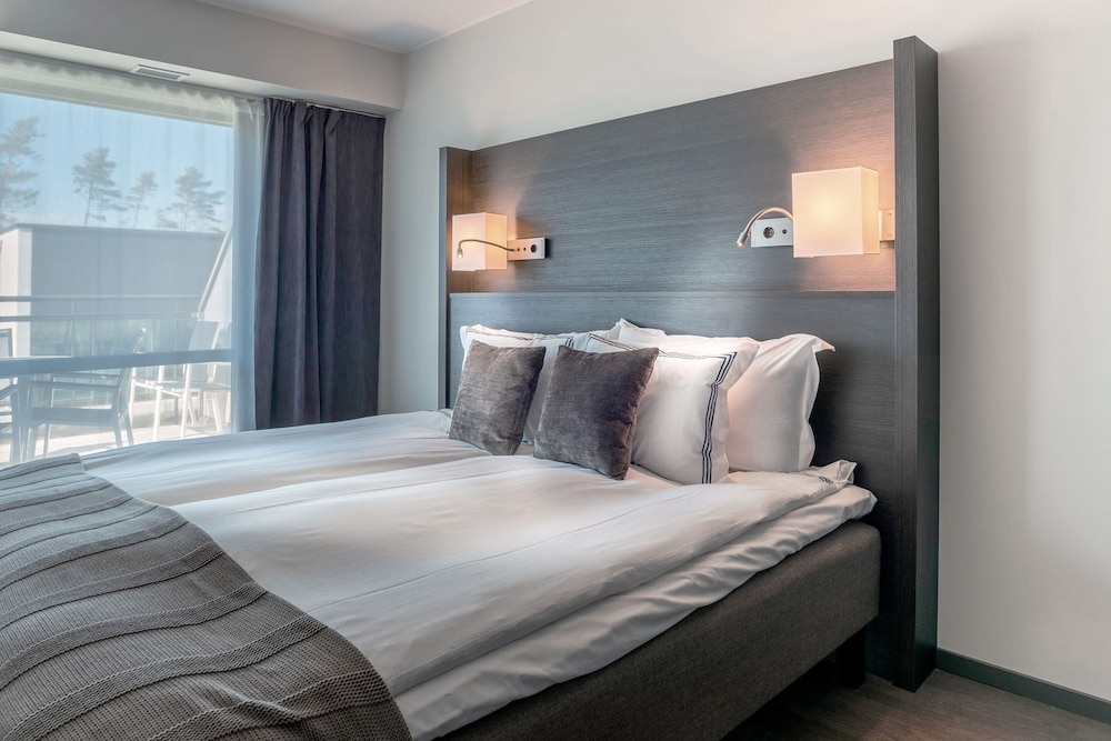 Junior Suite, Pool View (Pool Access Excluded)