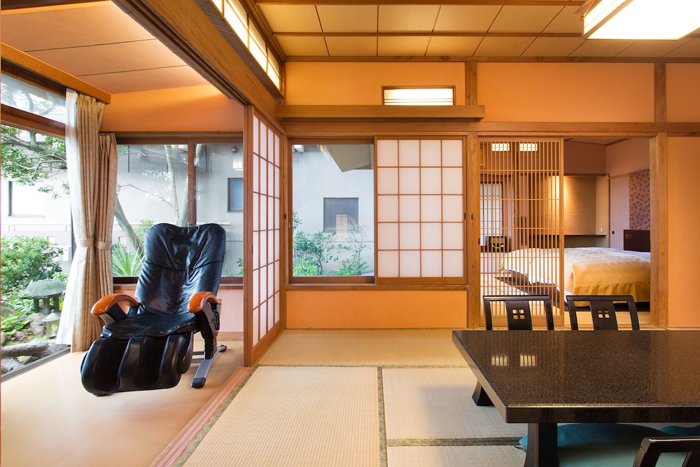 Japanese Western Style Room, Smoking photo 2