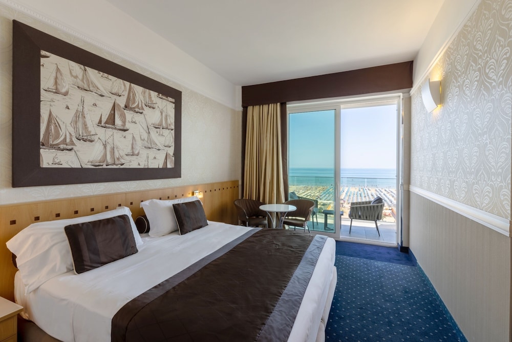 Panoramic Quadruple Room - Photo 1