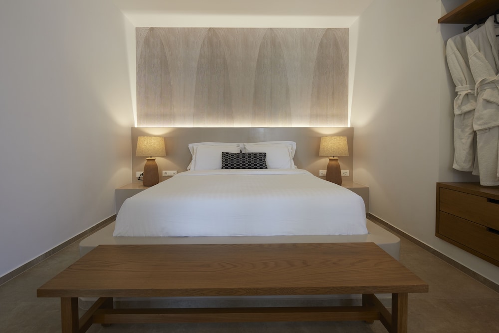 Superior Suite (with Private Outdoor Jacuzzi)