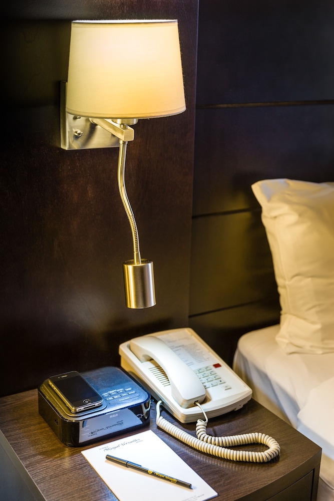 Deluxe Room, 1 Queen Bed with Sofa bed, Non Smoking - Photo 6