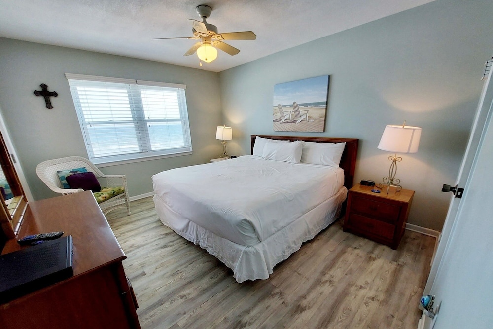 Condo, 2 Bedrooms