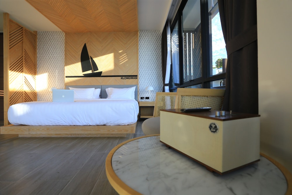 Light House Suite - Photo 1