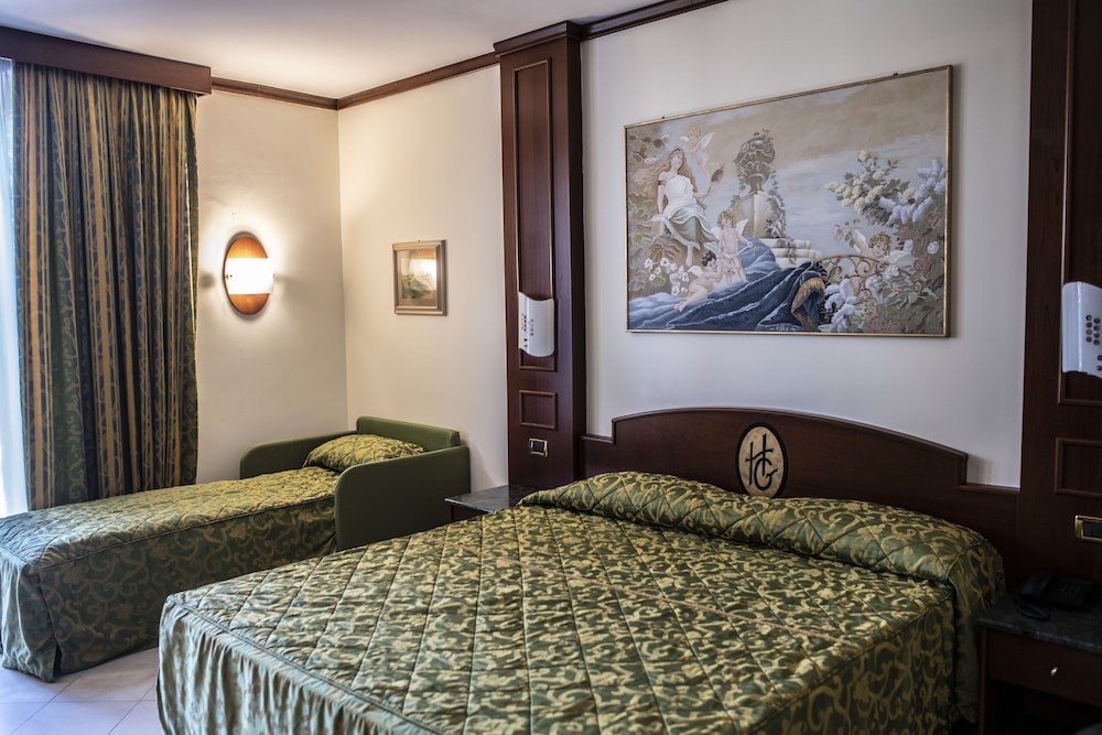 Triple Room, 1 Double Bed with Sofa bed, Sea View photo 2