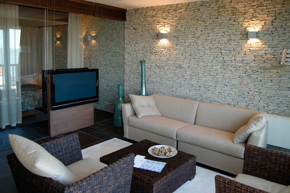 Echo Suite photo 3