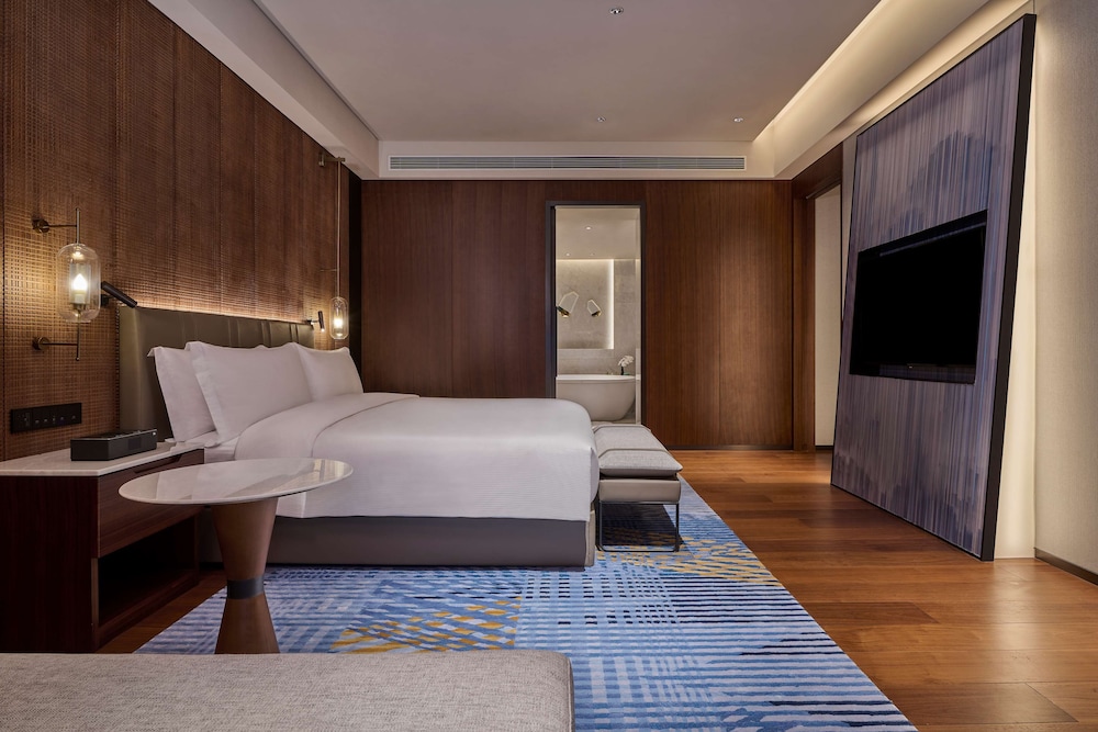 Suite, 1 King Bed (Ambassador) - Photo 1