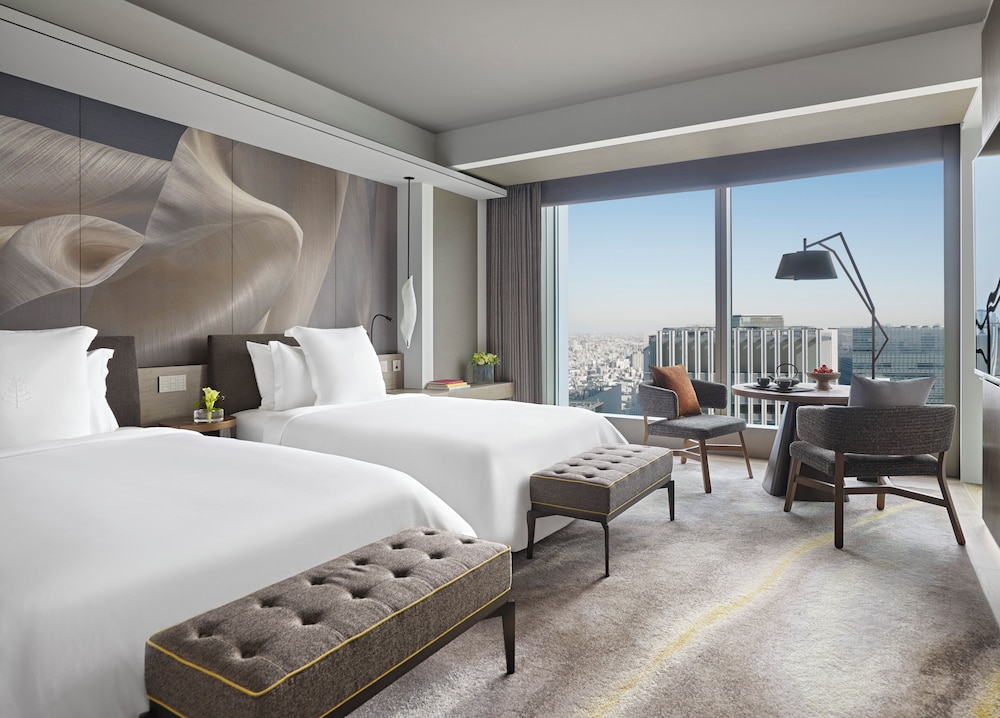 Superior Room, 2 Double Beds (Skyline View)
