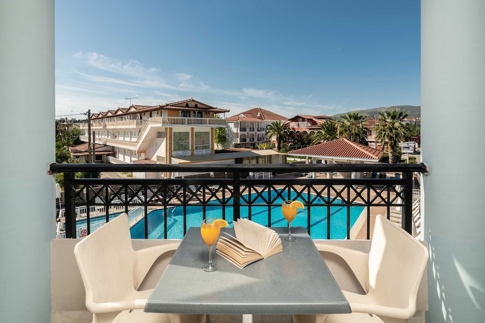 Standard Double or Twin Room, Pool View - Photo 10