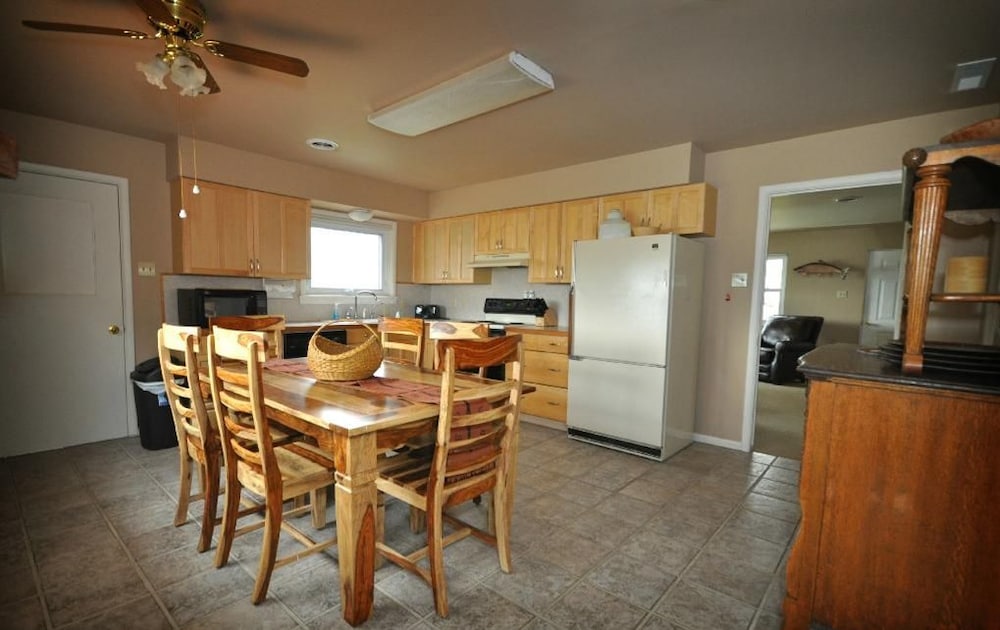 Monster Lake Ranch, Photo 7