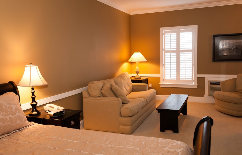 Handicap Room, Room with One King Bed and Queen Sleep Sofa