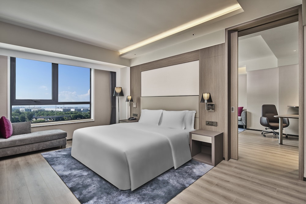 Suite, 1 Bedroom, Club Lounge Access (Lounge Access) - Photo 4