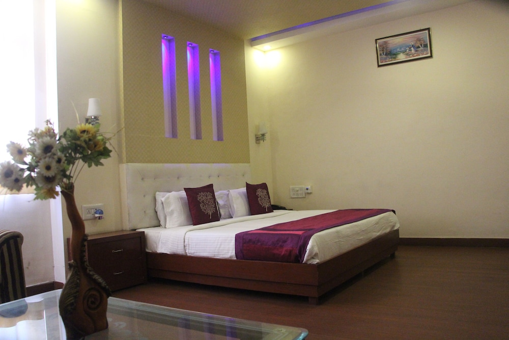 Premium Quadruple Room, 1 Queen Bed, City View, Executive Level photo 2