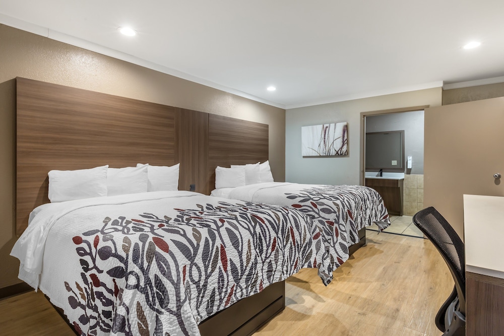 Deluxe Room, 2 Queen Beds, Accessible, Non Smoking - Photo 1