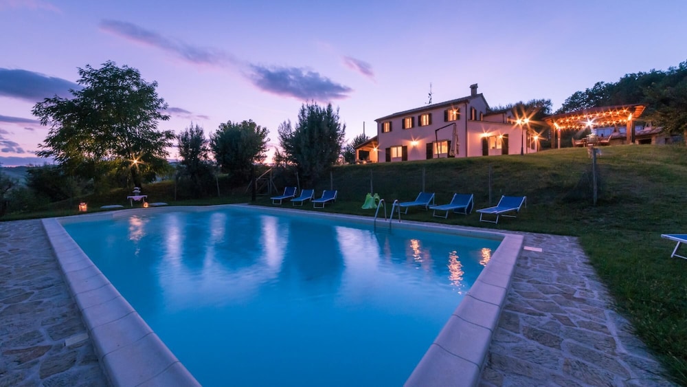 Villa photo 3
