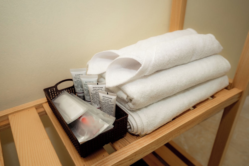 Standard Double Room, 1 King Bed, Pool Access, Mountain View photo 2