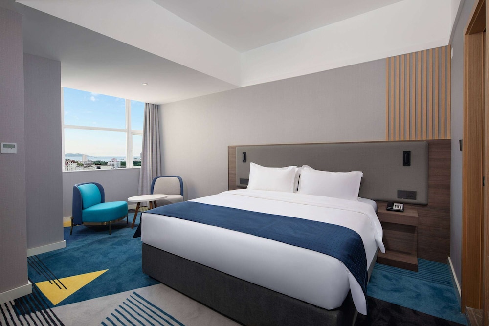 Business Room, 1 King Bed, Non Smoking
