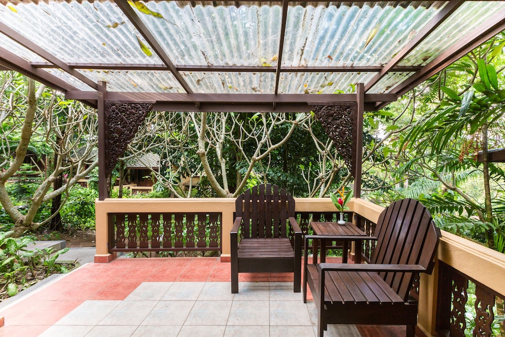 Superior Bungalow - Photo 4