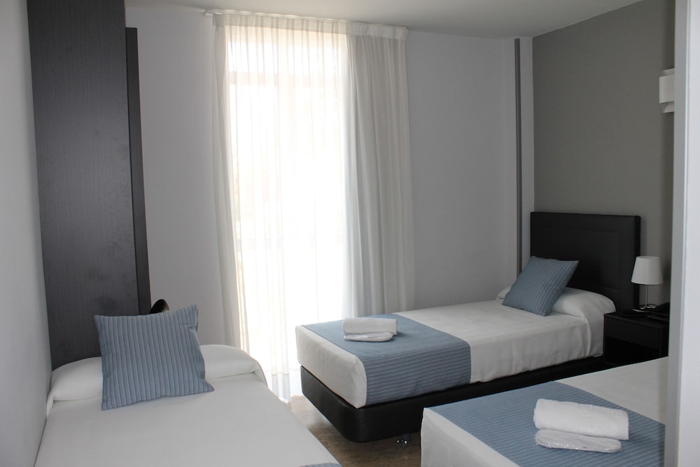 Double Room - Photo 10